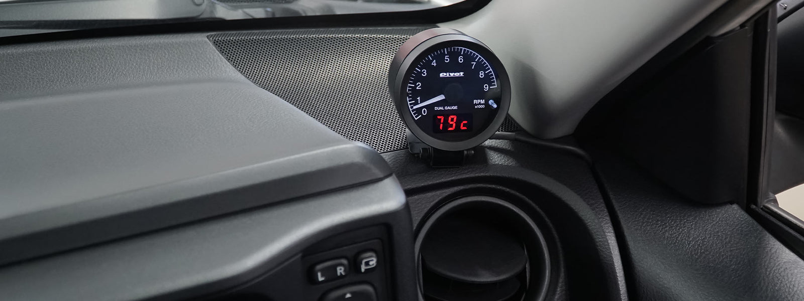PIVOT DUAL GAUGE RS TACHOMETER WHITE LIGHTING OBD FOR MITSUBISHI MINICAB VAN DS17V R06A(T/C) DRX-T