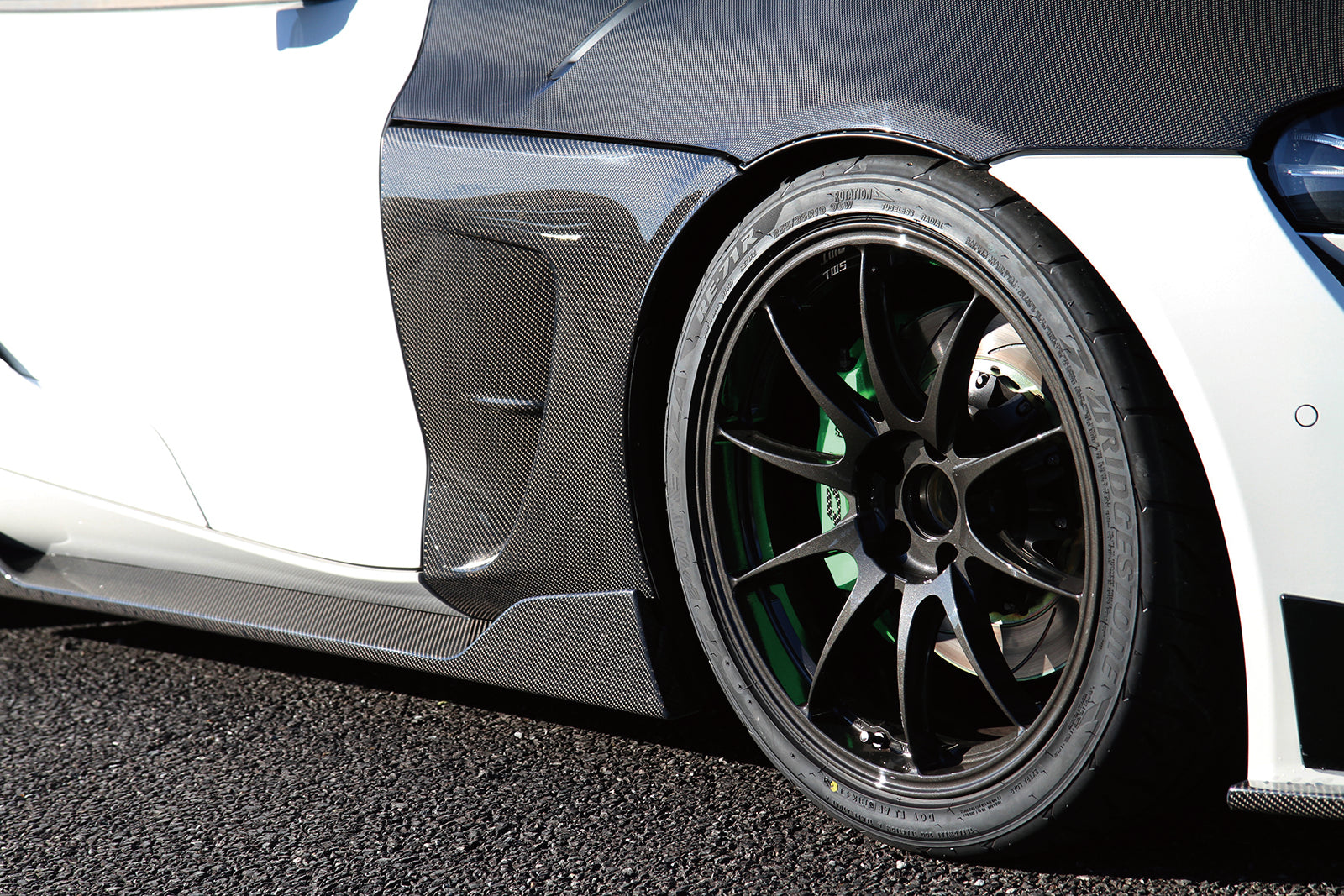 REVOLUTION FRONT FENDER WET CARBON FOR TOYOTA SUPRA A90 A90-FF-CFRP