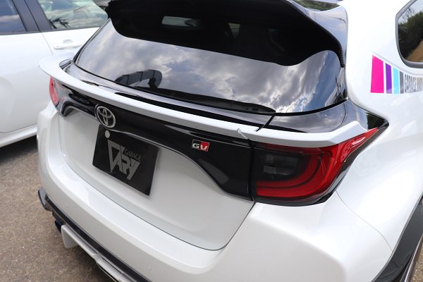 GARAGE VARY GATE SPOILER FRP FOR TOYOTA GR YARIS GXPA16 10 30-8015 - Black Hawk Japan