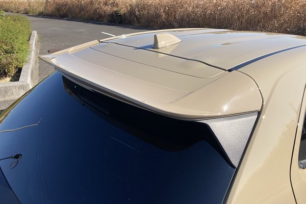 GARAGE VARY REAR ROOF SPOILER URETHANE FOR TOYOTA YARIS CROSS 34-2002 - Black Hawk Japan