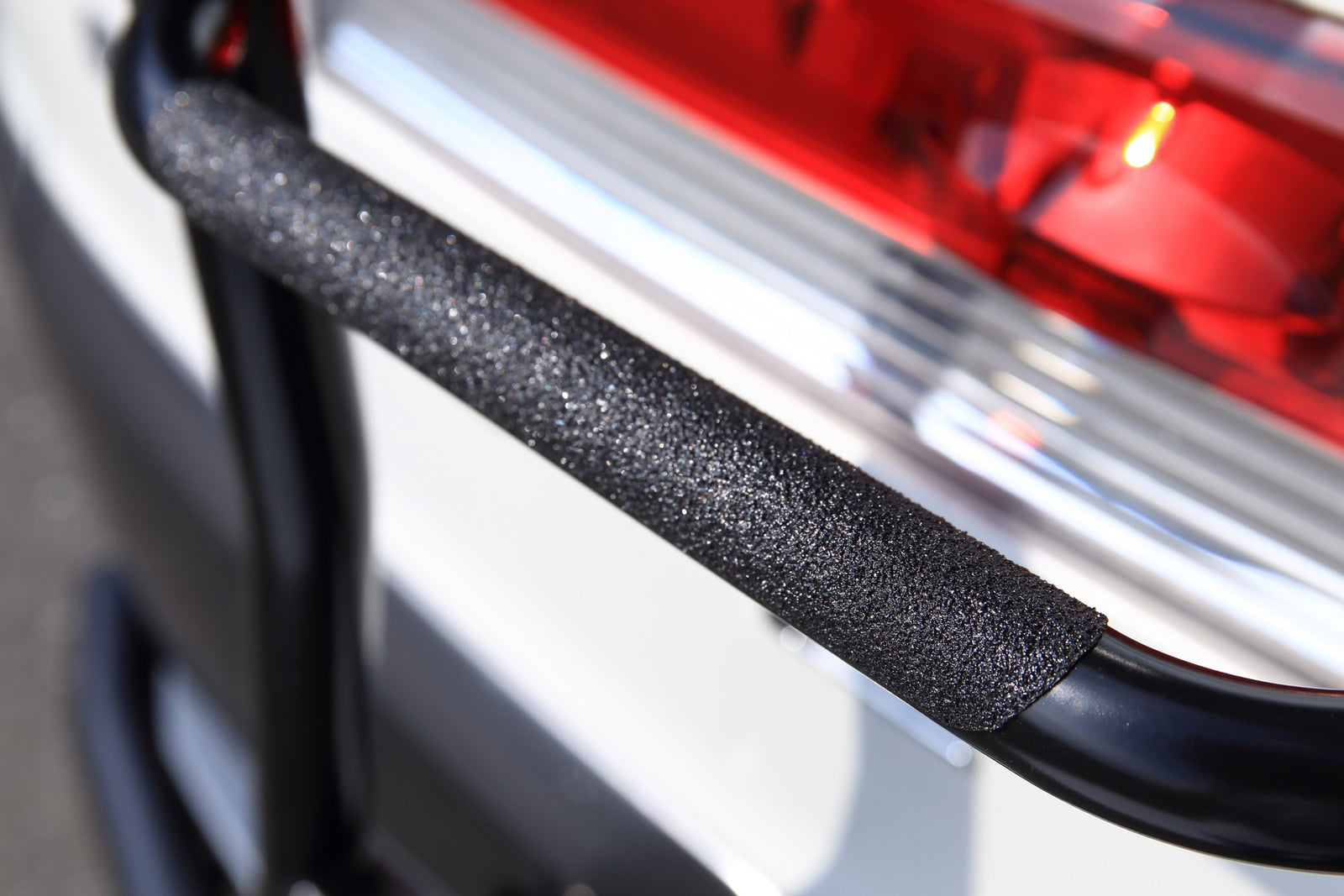 JAOS REAR LADDER II BLACK W. HANDRAIL FOR MITSUBISHI DELICA D:5 2019- DIESEL B232304ABKZ
