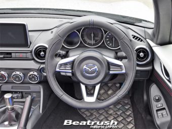 LAILE BEATRUSH SPORTS STEERING WHEEL CENTER MARK YELLOW For ROADSTER RF NDERC S75086SS2
