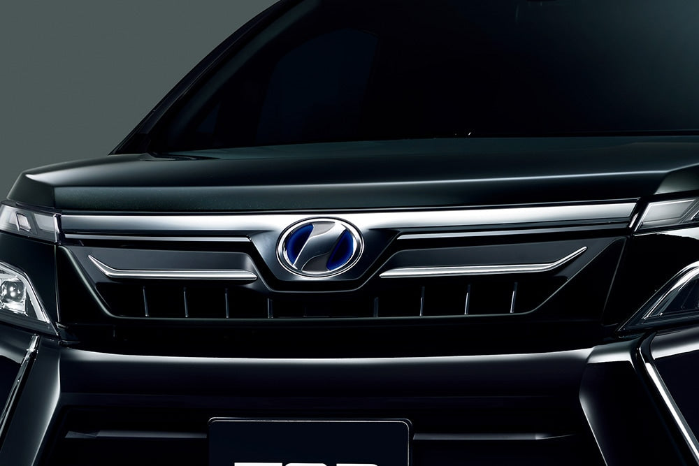 TRD FRONT GRILL (NO LED) LIGHTNING BLACK (224)  For VOXY 8# ZS ZS  MS320-28020-C3